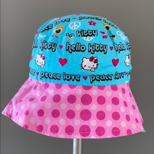 Hello kitty sun hat size 2/6. Brand new with tags!